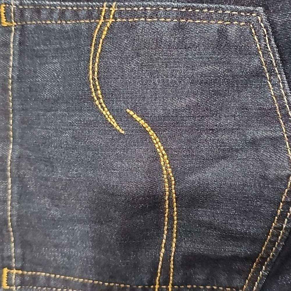 Levi's Shorts - Picture 10 of 12